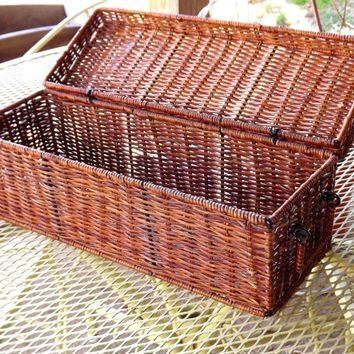 Enjoyable Lidded Wicker Basket